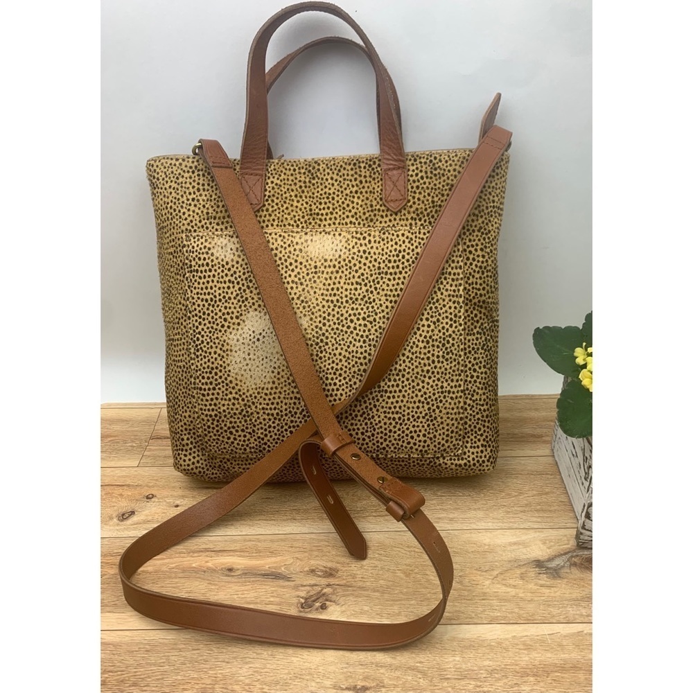 Madewell
The Zip-Top Small Transport Crossbody